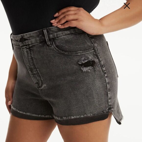 GOOD AMERICAN GOOD CURVE DENIM SHORTS HIGH RISE DISTRESSED NWT - Picture 2 of 14